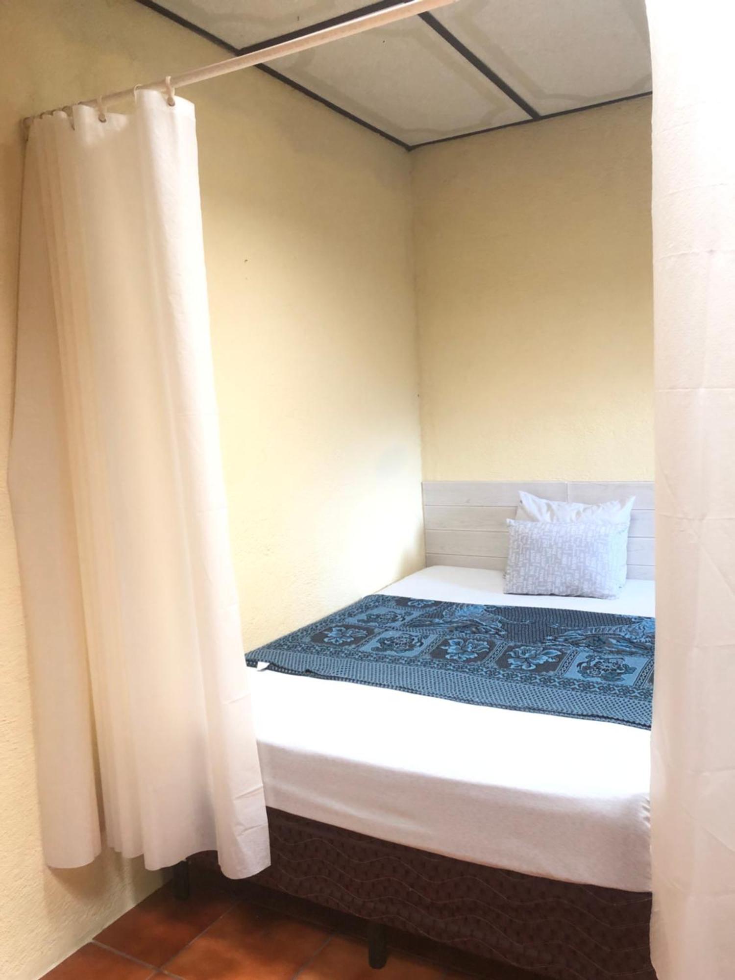 Hospedaje Basico El Jaguar Hotel Antigua Kültér fotó