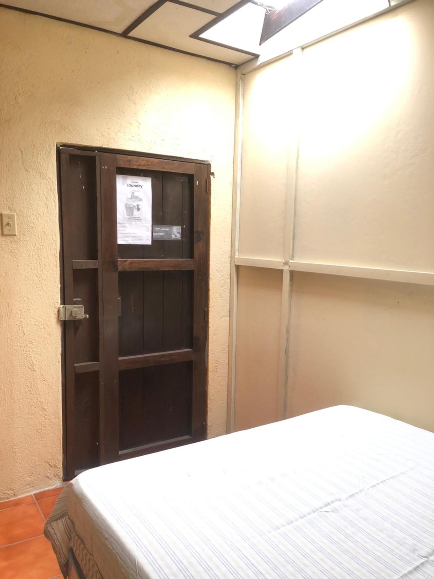 Hospedaje Basico El Jaguar Hotel Antigua Kültér fotó